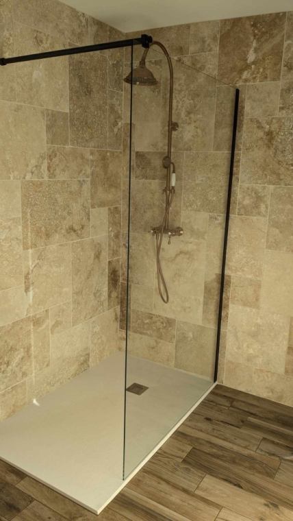 Salle de bain travertin opus romain, Montceau, B&C